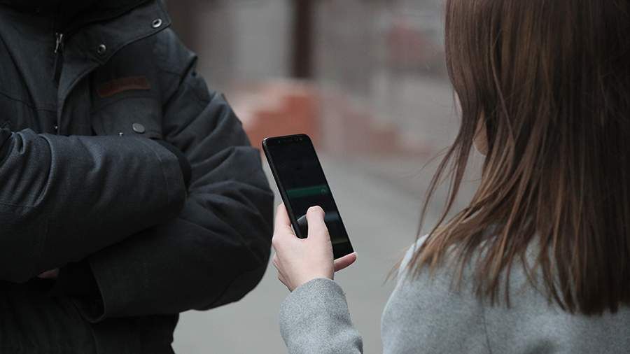 Украинцев начали задерживать за установленный на телефон Telegram