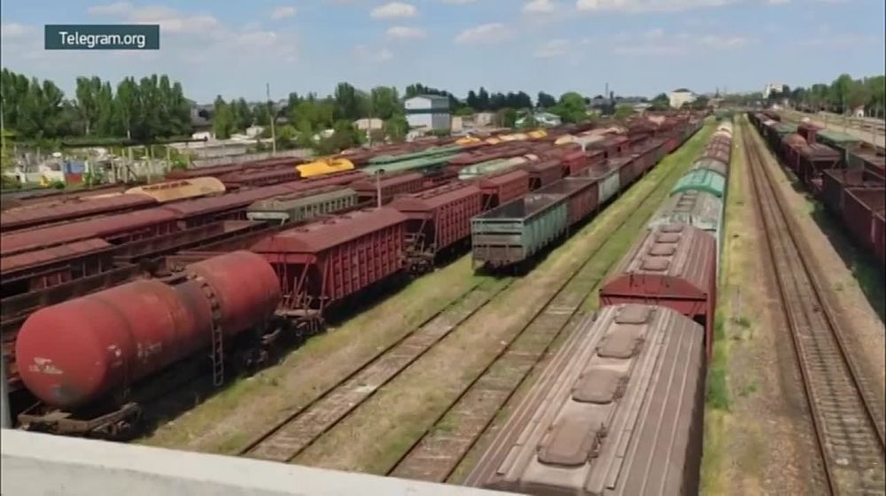 ���������� ����-������� ��������� ������� ������, ��� ������ ������� � ������ ����� ��������� � ������ ���������� ������-����������� ������������� ������. ��� ��������� ���������������� ������� ������, � ��������� ������ ��� ������ ���������: