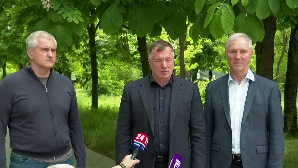 Побывал в Херсонской области. Сейчас здесь восстанавливается мирная жизнь. Предстоит работа по ремонту дорог и мостов