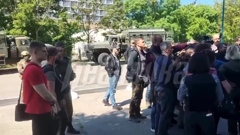 В Херсоне проходит пресс-тур — приехали 46 журналистов из иностранных государств, в том числе из США и Европы