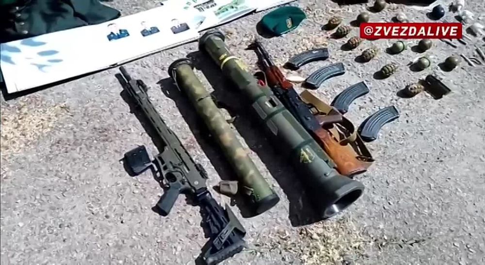 Схрон с иностранным оружием обнаружили российские военные на территории погранчасти, оставленной украинскими войсками в Херсонской области