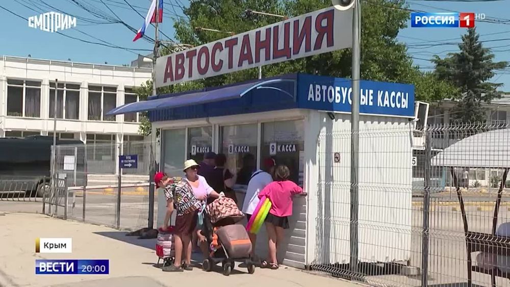 "Я рада, что соединилась какая-то часть Украины с Россией": пассажиры автобусов, связавших Крым и освобожденные украинские территории, поделились эмоциями