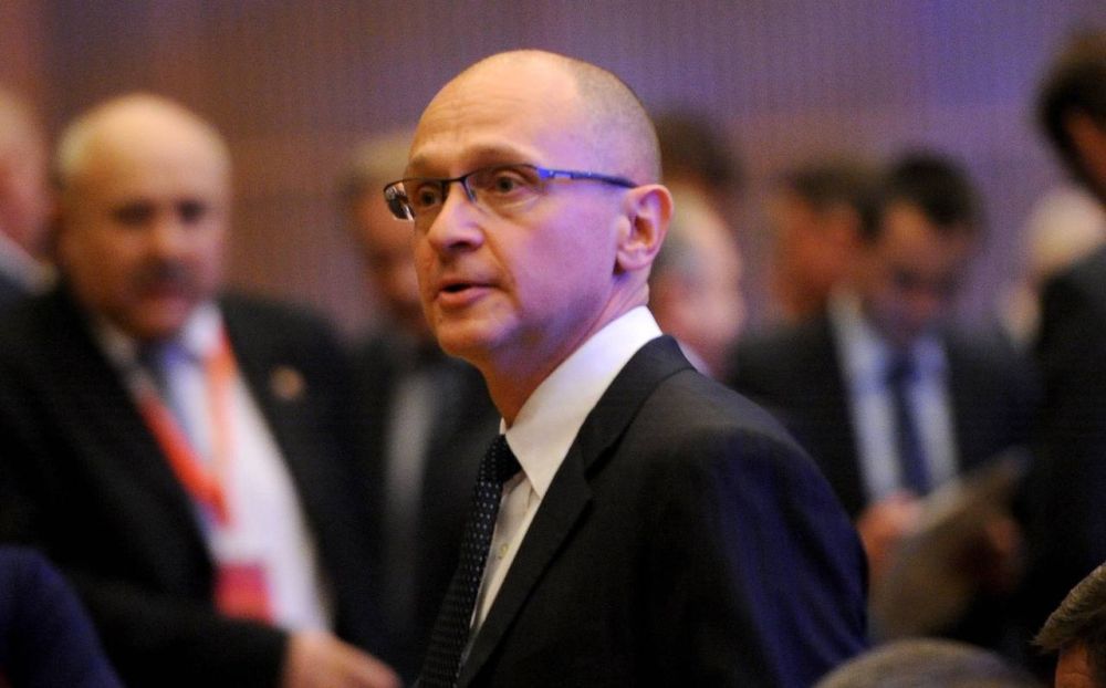 Российские военкоры, сообщают, что сегодня первый заместитель руководителя администрации Президента РФ Сергей Кириенко попал под обстрел в Херсонской области на Ново-Каховской ГЭС