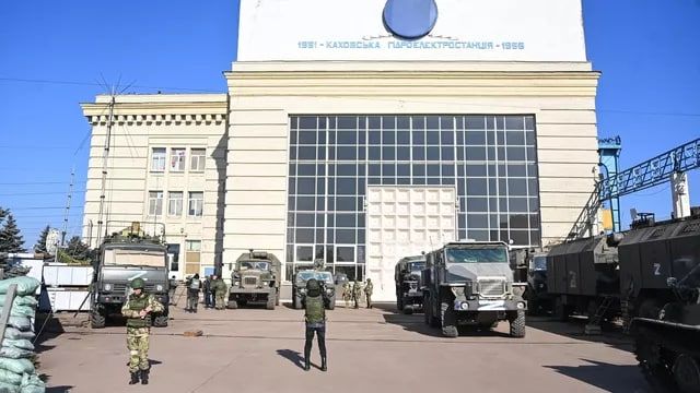 Украинские войска вечером в понедельник обстреляли район ГЭС в Новой Каховке