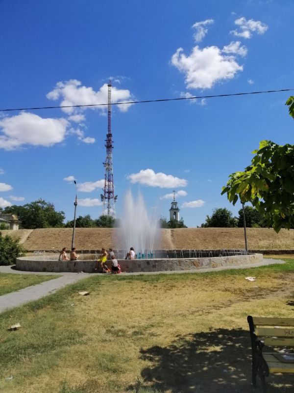 28 ���� � ������� ��������� �� 34 �����, ����� �������� 2,1 �/�, ��������