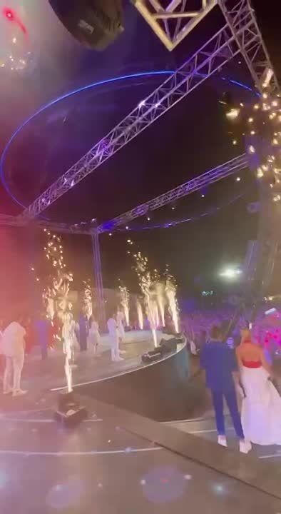 Главы освобождённых территорий вместе поют гимн России: глава ДНР Денис Пушилин, глава ЛНР Леонид Пасечник, председатель...