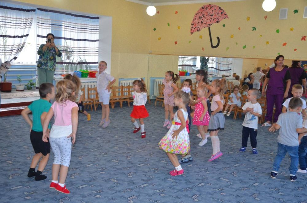 В Малокаховском детском саду "Колокольчик" в честь 1 сентября прошел праздничный утренник
