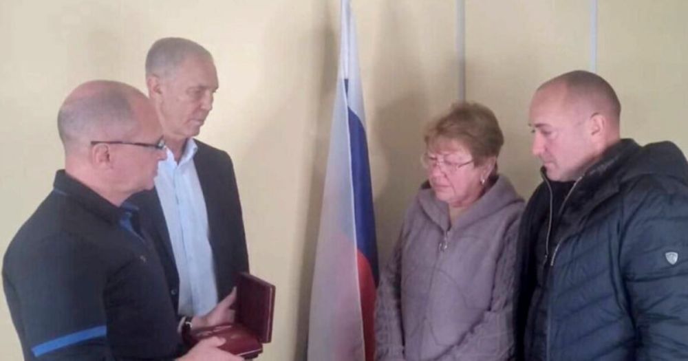 Орден Мужества министра сельского хозяйства Херсона вручили его родителям