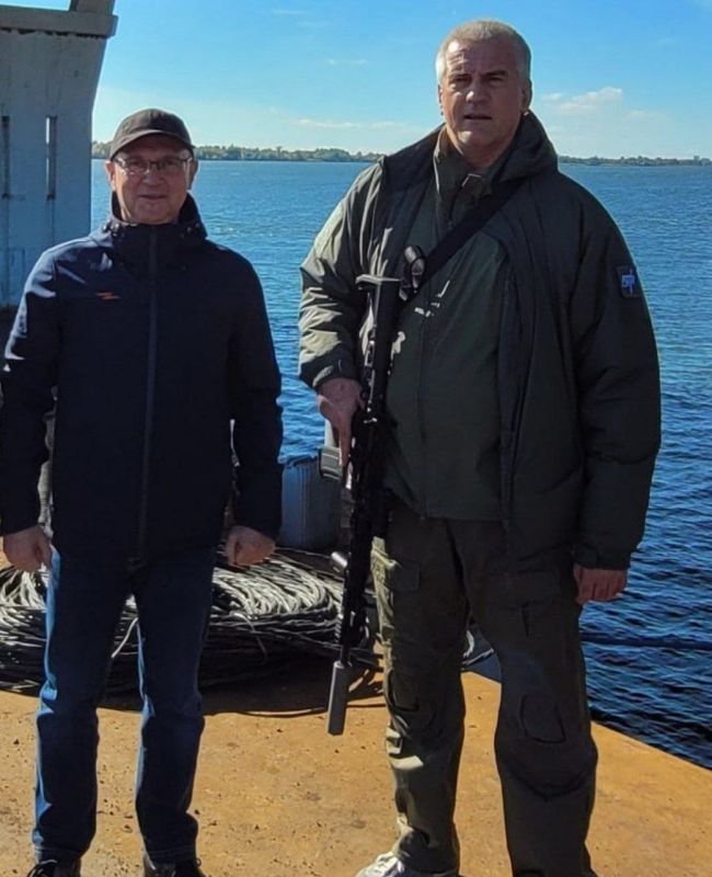 Глава Крыма Сергей Аксёнов и первый заместитель руководителя администрации президента РФ Сергей Кириенко посетили Херсон, осмотрели Антоновский мост