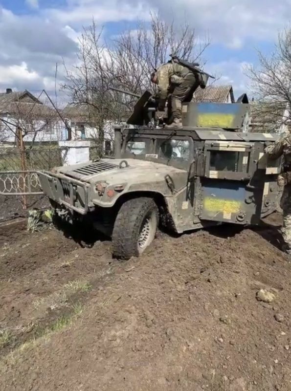 ����������� ��������������� HMMWV ��� � ���������� �������