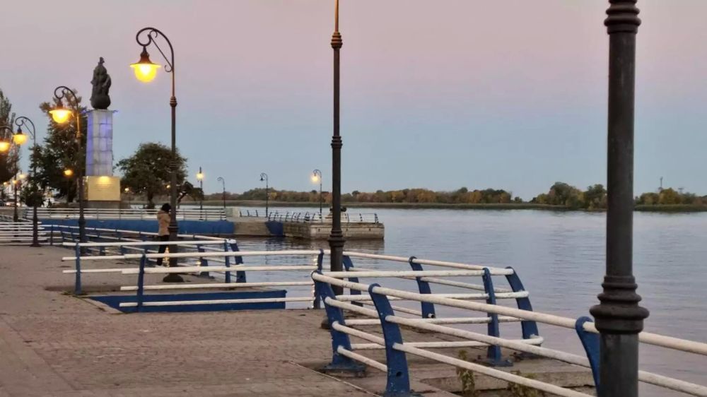 В Херсонской области продолжается вывоз людей с обоих берегов Днепра