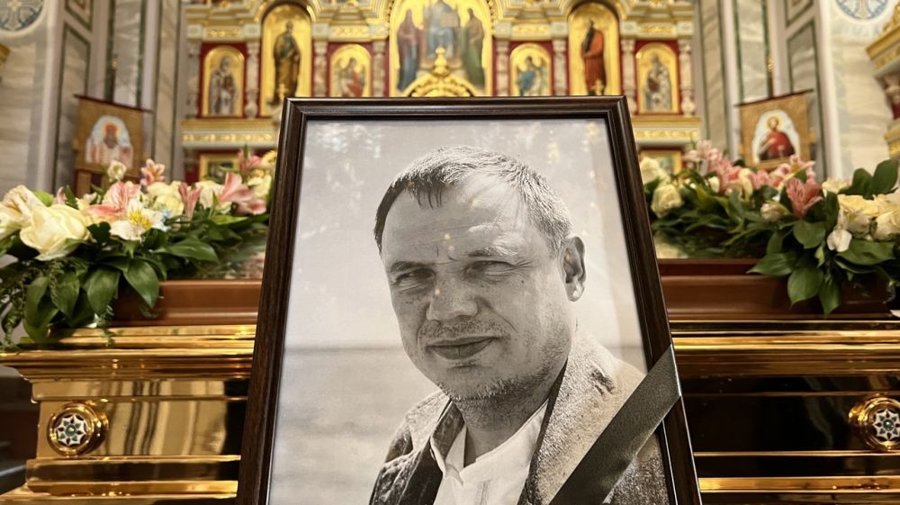 Сергей Аксёнов принял участие в церемонии прощания с Кириллом Стремоусовым