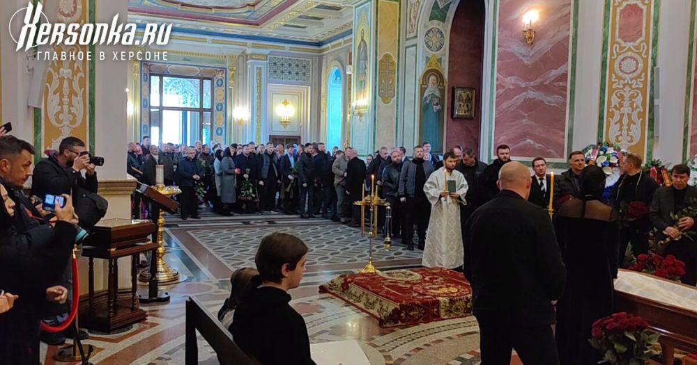 Пришедшие проститься со Стремоусовым произнесли слова в память о нем