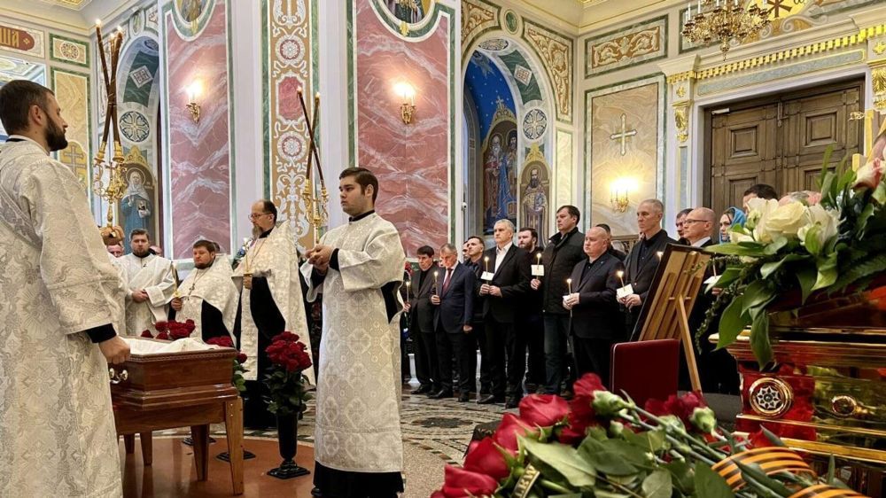 Кириенко о Стремоусове: прошел до конца путь служения людям и стране