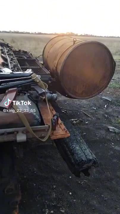 Подорванный на противотанковой мине танк Т-72М1 ВСУ в Херсонской области