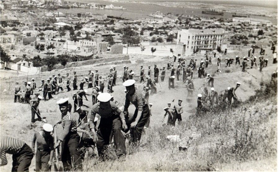 19 ������ 1944 ���� ������� ������������� ���������� ���� � ����� �� �������������� �����������, ����� ��������� ������������ ������������