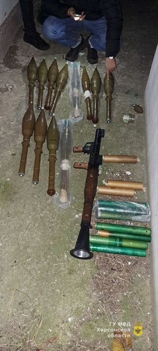 В Херсонской области выявлен заминироаанный тайник с оружием и боеприпасами