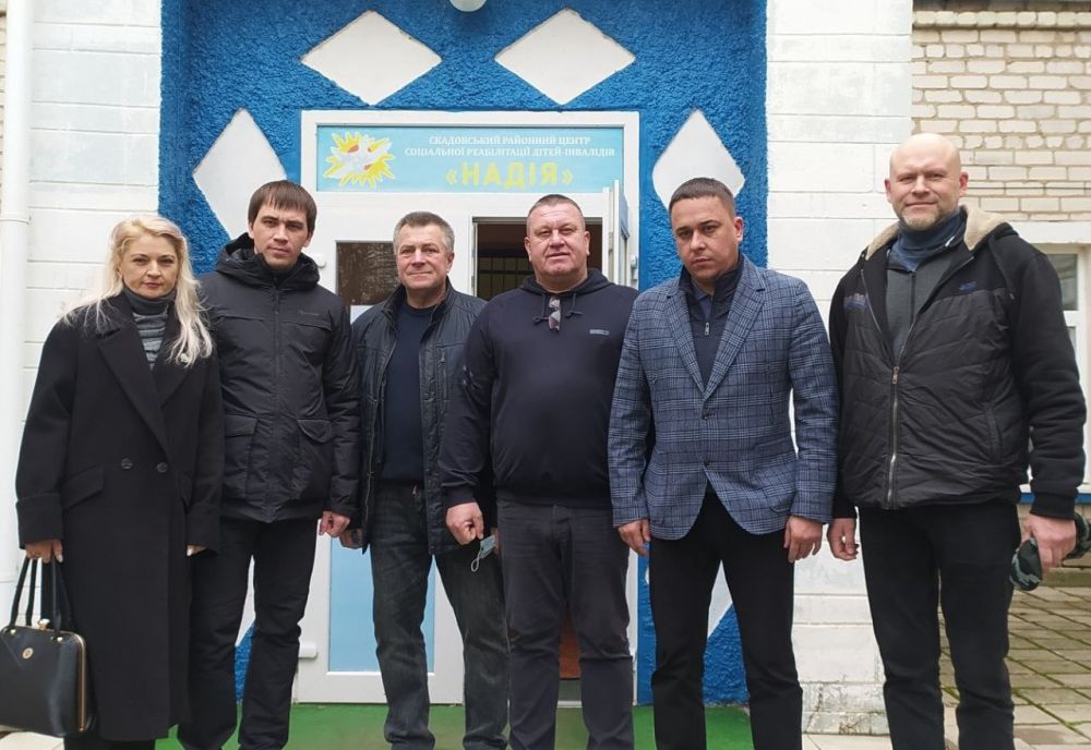 Для детей-инвалидов из Скадовска привезли телевизор — инициатором выступил Сенатор РФ