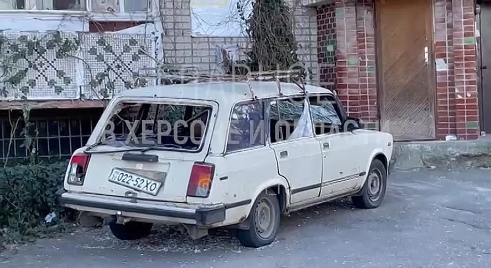 Жители Новой Каховки не покидают свои дома даже под угрозой регулярных обстрелов — репортаж «Главное в Херсоне и области» о том, как живет город в это непростое время