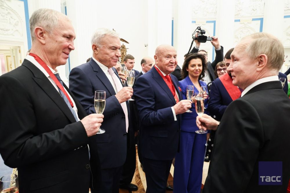 �������� ����� 20 ������� � ������ �������� ������ ������, ������������� �������� � �������-�������