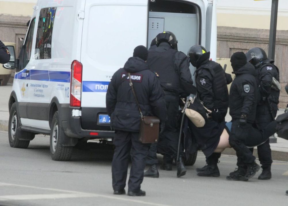 � ����� ��������� 12 �������, ����������� � ����������� ������ � ��� ��