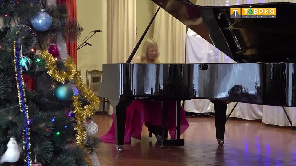 В Геническе состоялся Рождественский концерт известной пианистки Валентины Лисицы