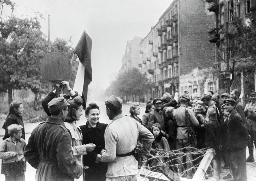 � ���� ���� 17 ������ 1945 ���� ������� 1-�� ������������ ������ ��� ���������� 1-� ����� ������ ��������� �� �������� ���������� ���� ����������� ������� ������ - �������