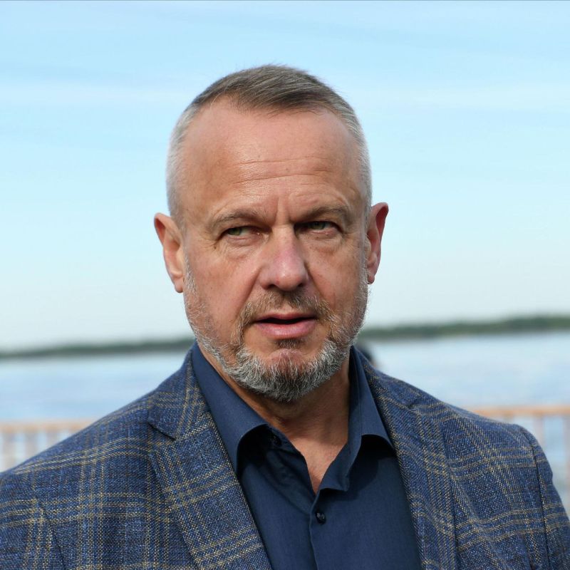 Сегодня день рождения Главы Новокаховской городской ВГА - Леонтьева Владимира Павловича!