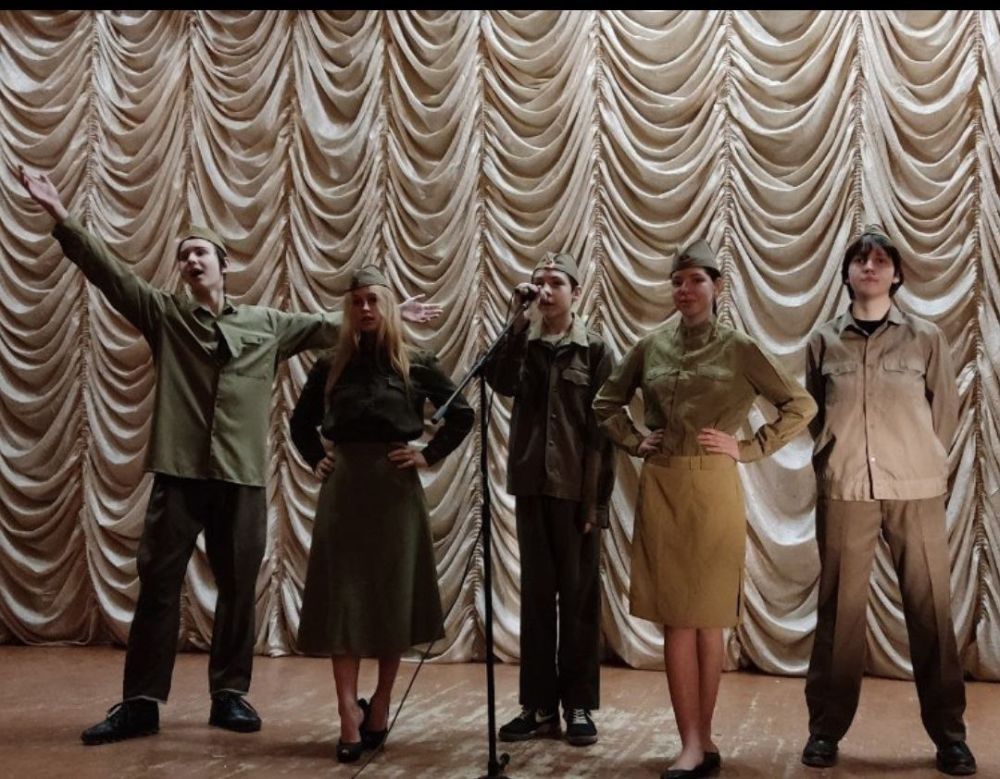 2 ������� � ��������� �.��������� � ��������������� ���������� ��������������� ����������� "������� ���� ��������" ������ �������� ����������� "200 ���� � �����", ����������� 80-����� ��������� �������������� �����