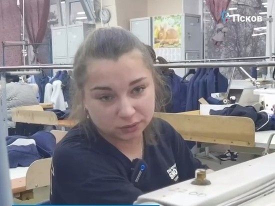 � ��������� ������� ��������� ����� 900 �������� �� �������, ���������� ������� � ����