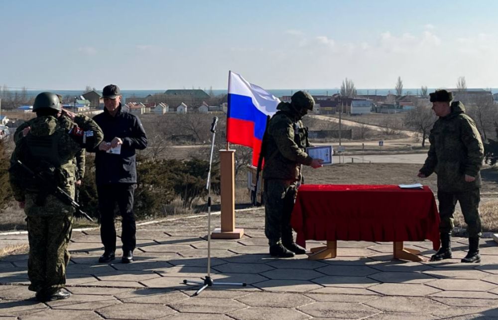 На Арабатской Стрелке наградили бойцов, стоящих на страже Херсонской области