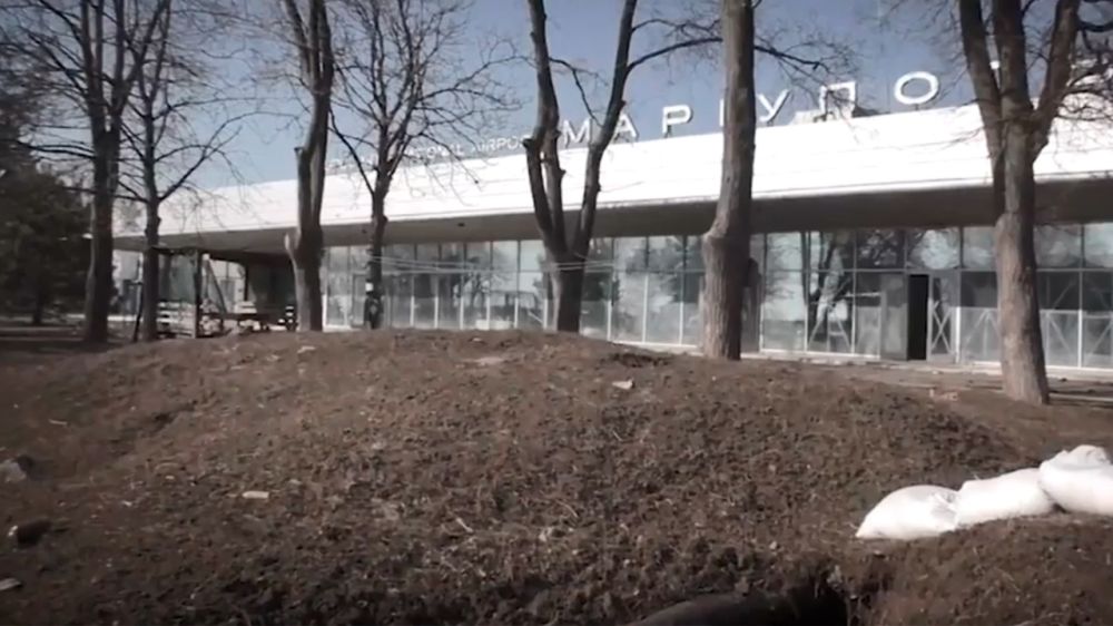 СК РФ: азовцы* устроили пыточную камеру в аэропорту Мариуполя