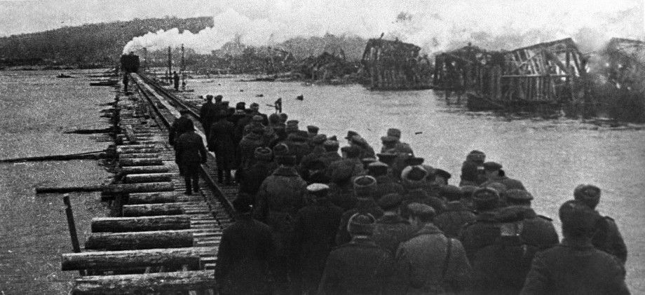 13 ����� 1944 ���� ����� 49-� ���������� ������� ���������� �. �. ��������� ���������� ������