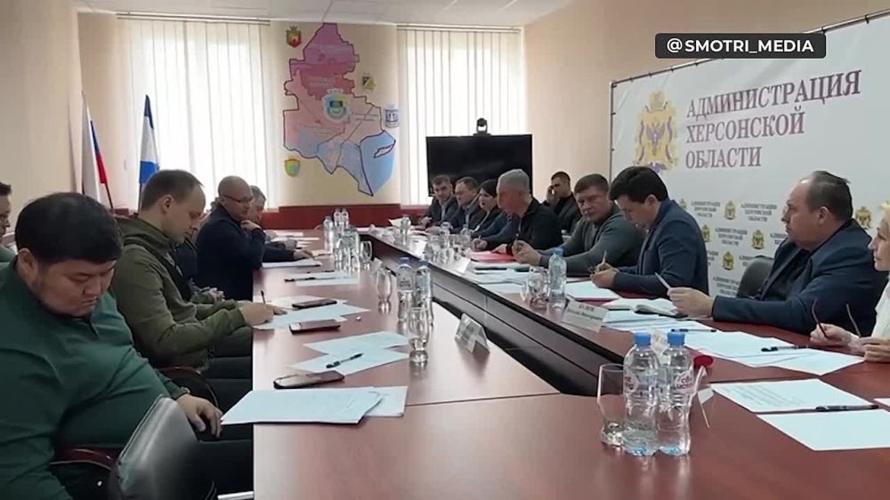 Совместно с первым заместителем руководителя Администрации Президента РФ Сергеем Кириенко и врио губернатора Херсонской...