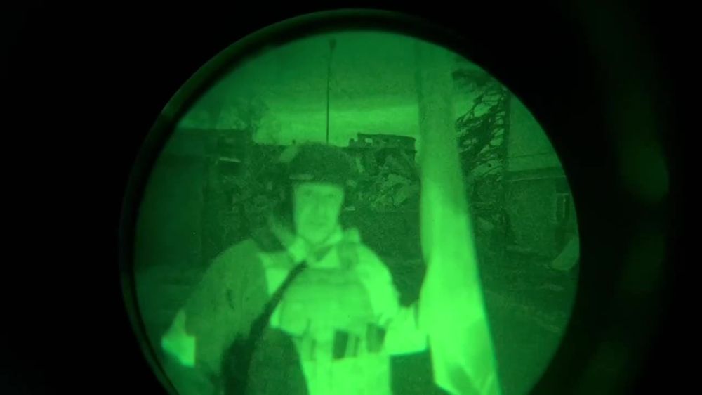 Глава ЧВК «Вагнер» Евгений Пригожин заявил, что над администрацией Артемовска в ДНР водрузили российский флаг с надписью "Владлену Татарскому добрая память"