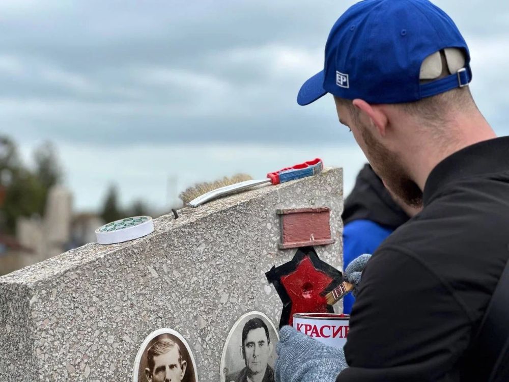 «Единая Россия» восстанавливает символы Победы в Херсонской области