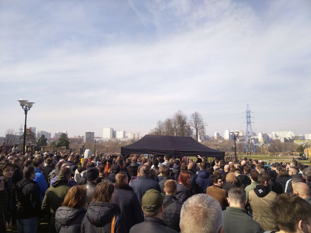 Владлена Татарского похоронили с воинскими почестями