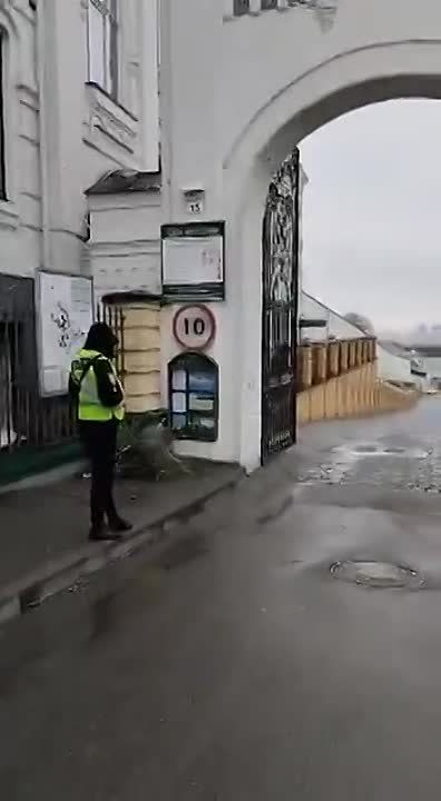 ��� ��� ��������� ���� � �������� �����������, ������� ������� ����������� � ������ � ��������� ���������� ������������ ������ ����� �����-��������� �����, � ������� ������� ������� �������� �� ������ � ���