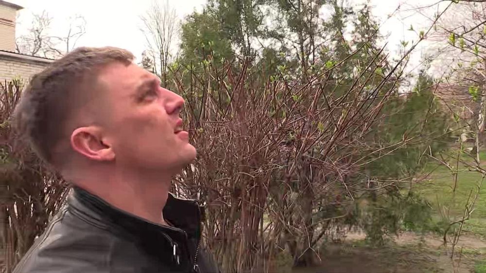 Во время визита Патрика Ланкастера в Новую Каховку с правого берега вооруженные формирования Украины пытались передать привет, но дроны были сбиты солдатами РФ