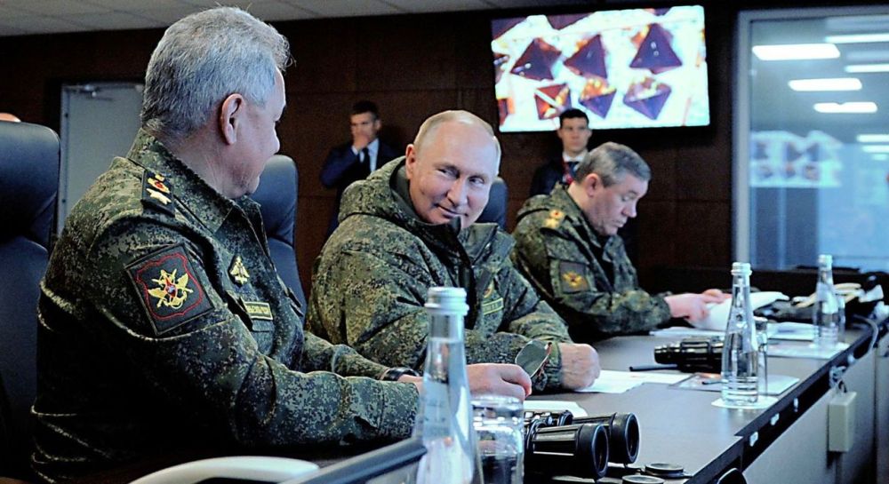 Песков рассказал, почему Путин посетил зону СВО без Шойгу и Герасимова