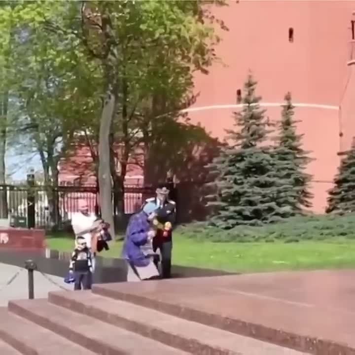 �� ������ ����� ������� ������, �� ������ - ���������� �������