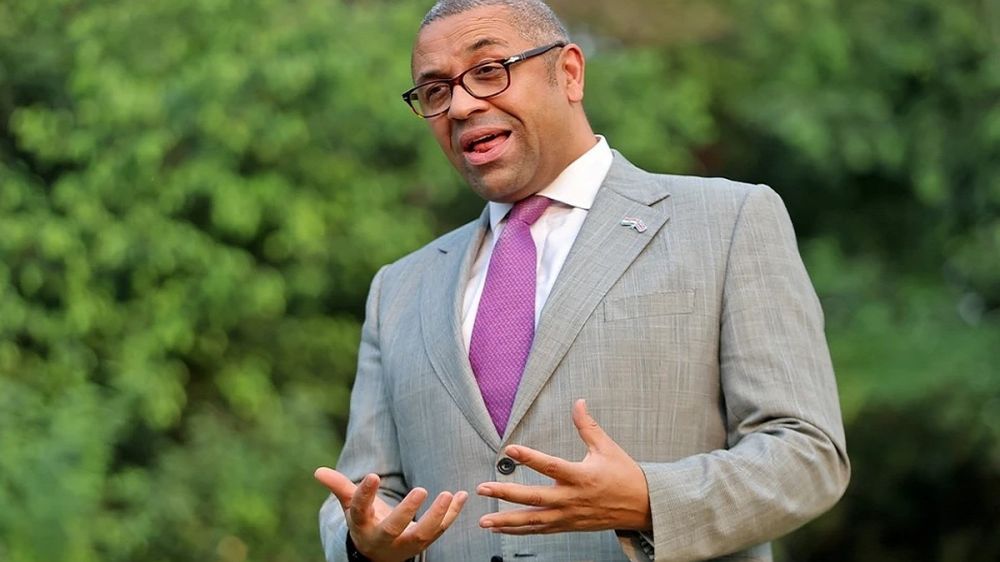 Глава МИД Британии Клеверли назвал удар по Каховской ГЭС военным преступлением