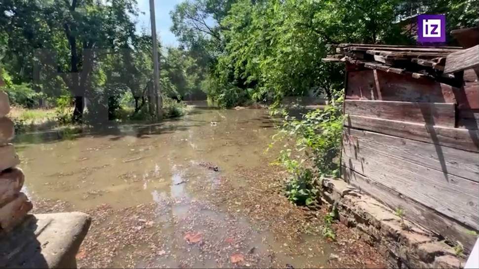 «Известия» показали залитые водой дворы Новой Каховки