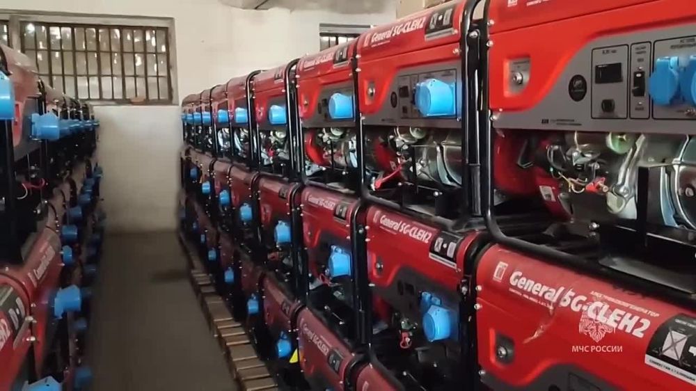 МЧС России доставляет помощь в пострадавшие регионы Херсонской области