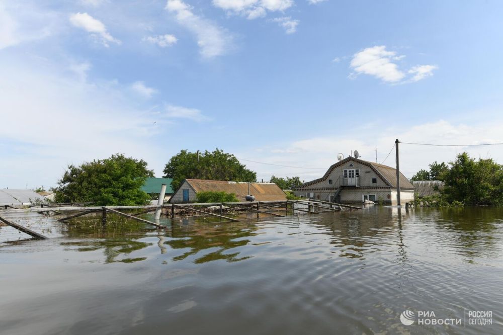 ВСУ обстреляли населенные пункты в зоне затопления в Херсонской области