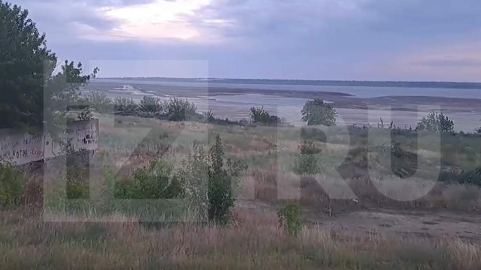 Появились кадры из Каховского водохранилища после отхода воды