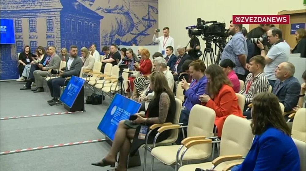 Киев продолжает обстрелы гражданских объектов на фоне усилий РФ по спасению жителей, пострадавших от разрушения Каховской ГЭС, заявила Мария Захарова на ПМЭФ