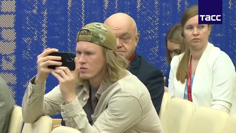 Украина пытается имитировать расследование разрушения Каховской ГЭС, отвергнув при этом инициативу Эрдогана об организации соответствующей международной комиссии, заявила Мария Захарова на брифинге на полях ПМЭФ