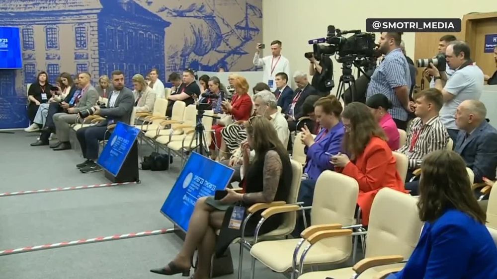 В Новой Каховке из построек и объектов инфраструктуры откачано более 50000 кубометров воды — Мария Захарова