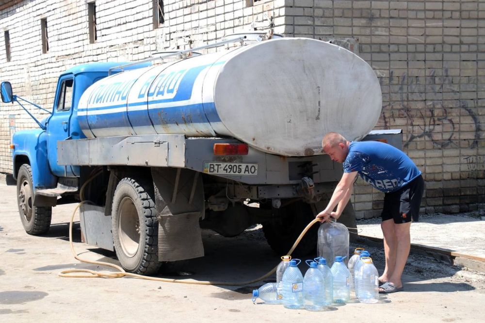 ������, �-� ������..